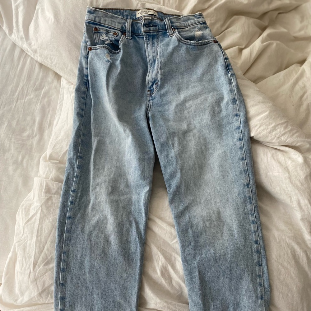 Abercrombie curve love ankle straight ultra high rise size 28R